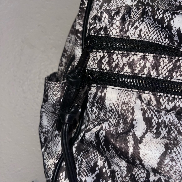 Betsy Johnson - New York Backpack - Picture 3 of 7